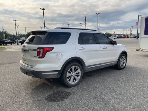 Used 2018 Ford Explorer Limited w/ Equipment Group 301A AWD/4WD image 4