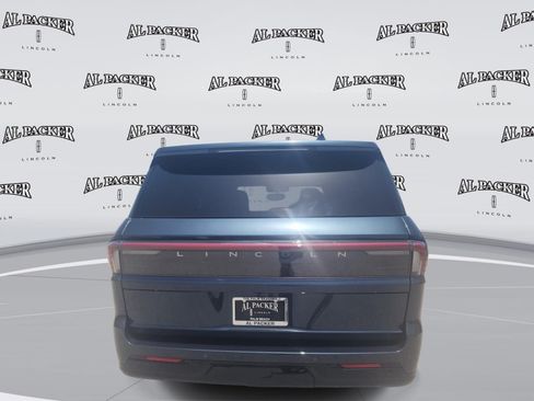 New 2026 Lincoln Navigator Reserve AWD/4WD image 4