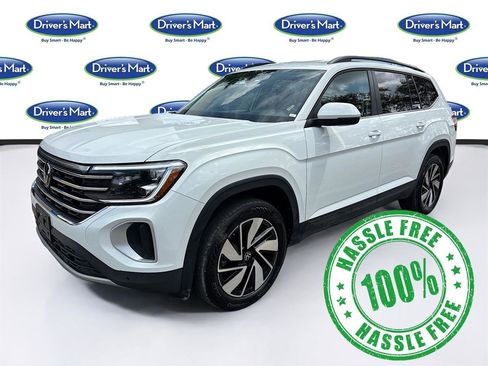 Used 2025 Volkswagen Atlas SE image 3