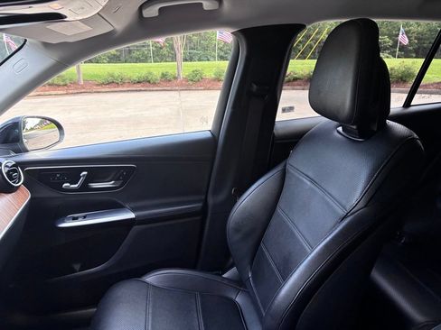 Used 2024 Mercedes-Benz GLC 300 image 30