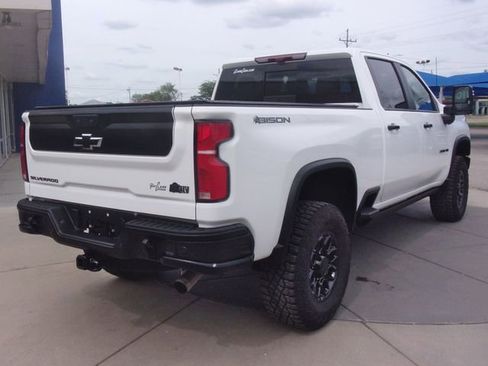 Used 2025 Chevrolet Silverado 2500 ZR2 w/ ZR2 Bison Edition AWD/4WD image 17