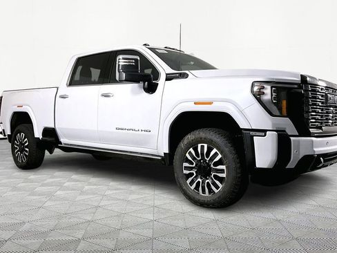 New 2026 GMC Sierra 2500 Denali Ultimate w/ Max Trailering Package AWD/4WD image 3
