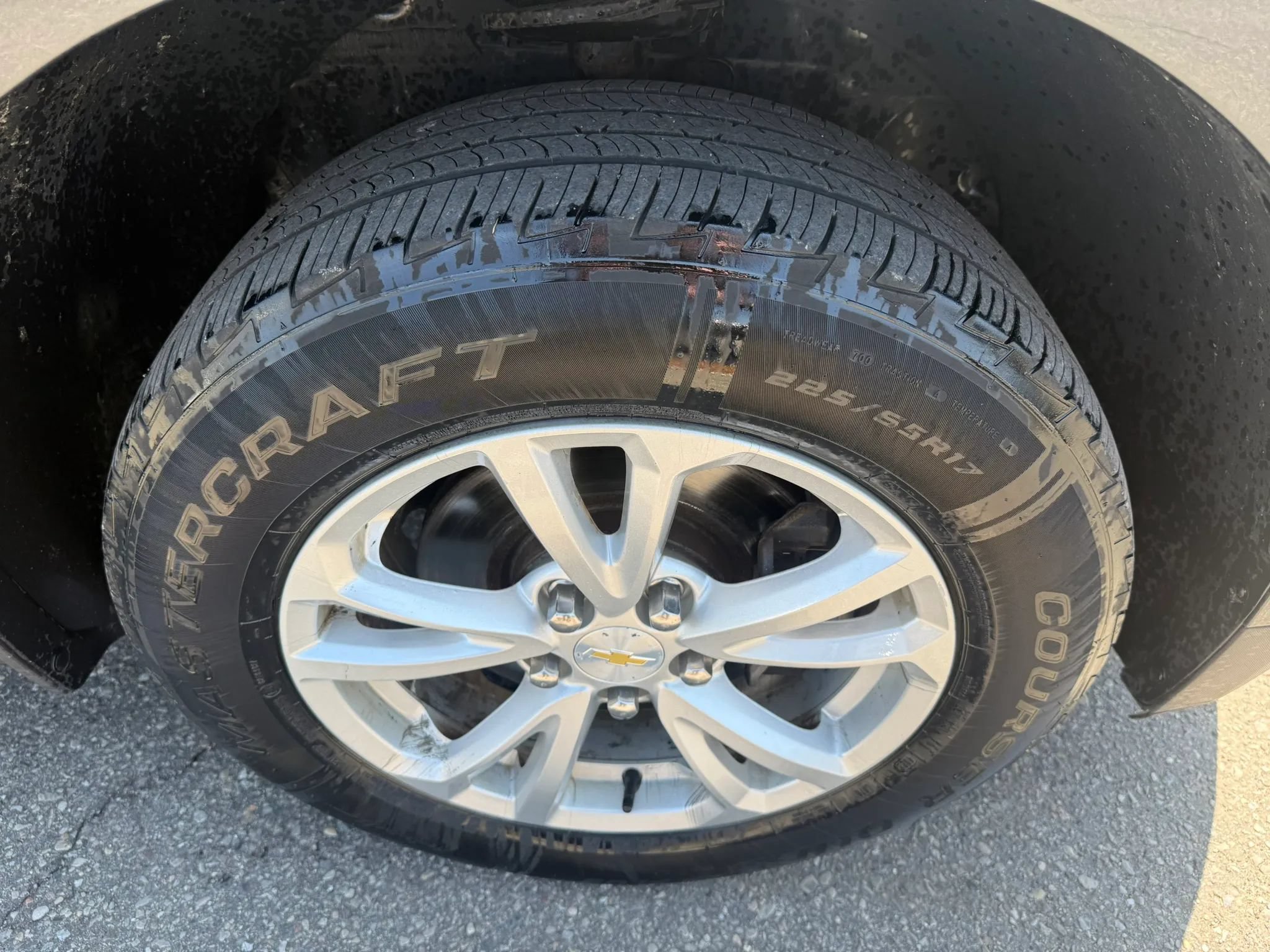 Used 2017 Chevrolet Equinox LT FWD image 12
