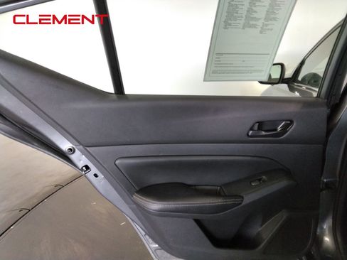 Used 2024 Nissan Altima 2.5 SV image 29