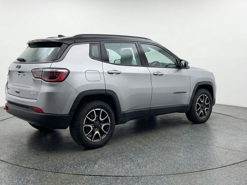 Used 2025 Jeep Compass Trailhawk w/ Trailer Tow Group image 9