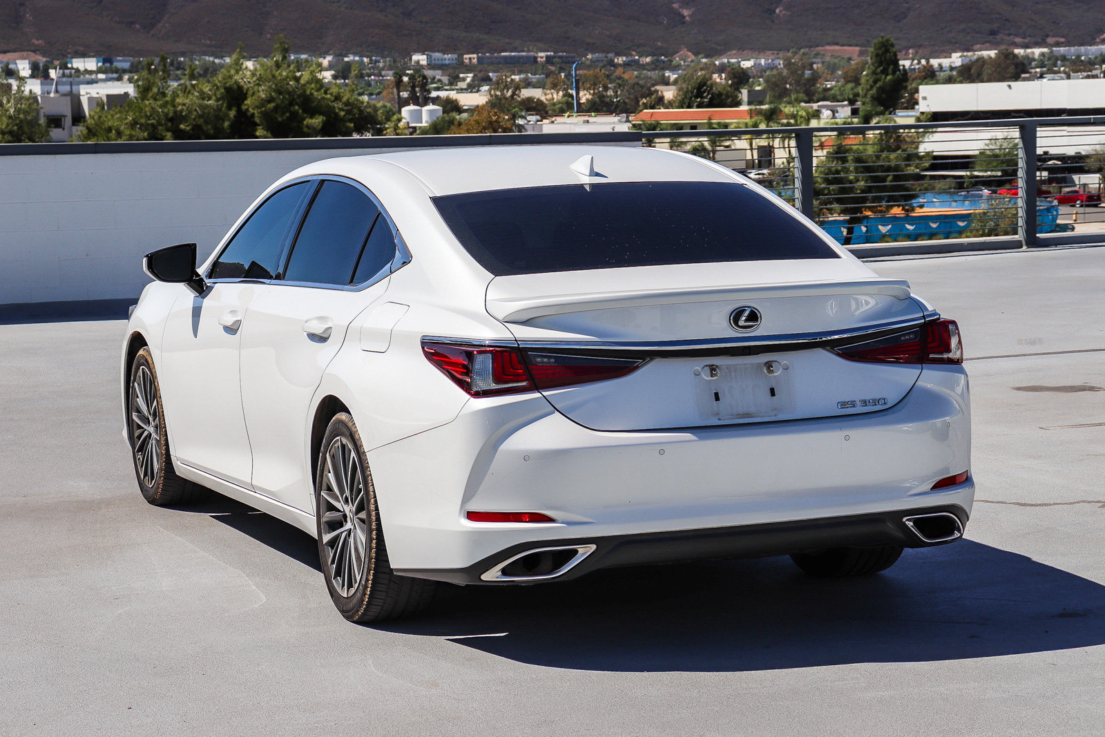 Used 2023 Lexus ES 350 w/ Accessory Package (Z1) FWD image 4