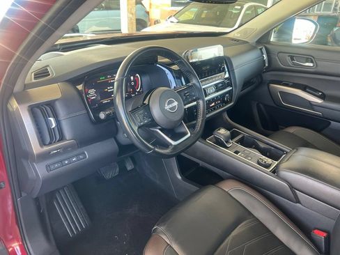 Used 2022 Nissan Pathfinder Platinum AWD/4WD image 6