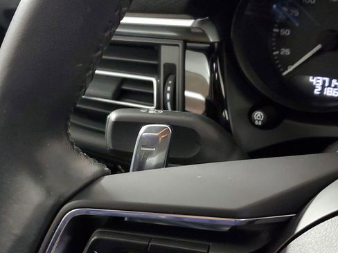 Used 2023 Porsche Macan image 18