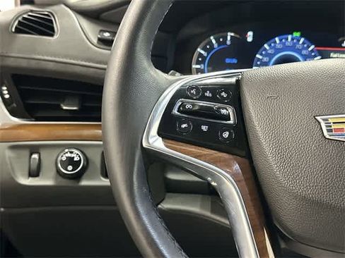 Used 2020 Cadillac Escalade Luxury image 17
