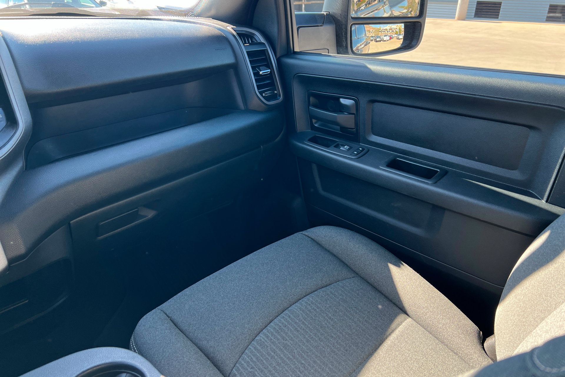 Used 2024 RAM 3500 Tradesman w/ Chrome Appearance Group AWD/4WD image 11