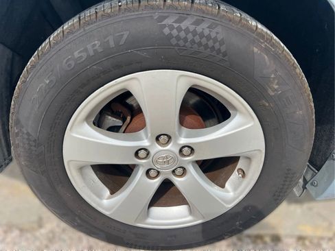 Used 2015 Toyota Sienna LE image 16