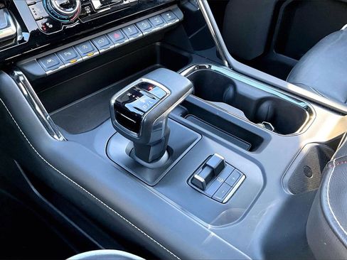 Used 2023 GMC Sierra 1500 AT4X image 32