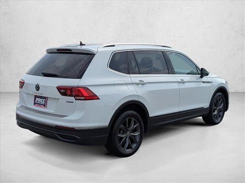 Used 2024 Volkswagen Tiguan SE AWD/4WD image 5