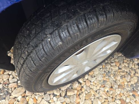 Used 2015 Nissan Versa Note SV image 11