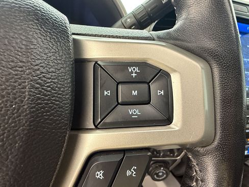 Used 2022 Ford F250 Lariat w/ Lariat Ultimate Package AWD/4WD image 17