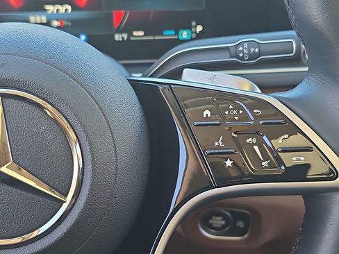 Used 2025 Mercedes-Benz GLS 450 4MATIC image 23