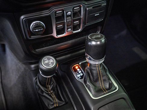 Used 2021 Jeep Wrangler Unlimited Sahara image 33