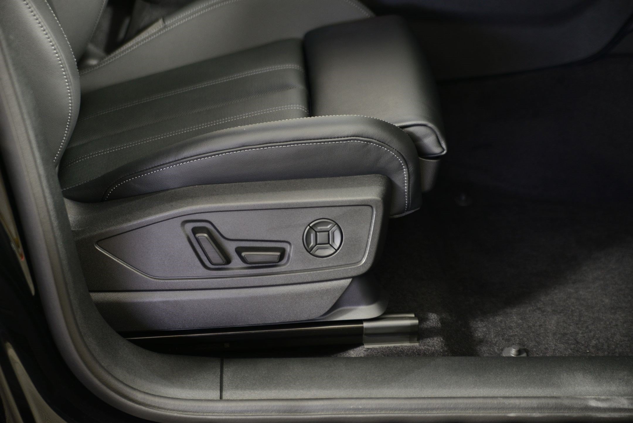 New 2025 Audi Q5 Premium Plus w/ Premium Plus AWD/4WD image 10