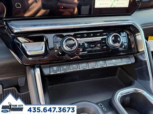 Used 2025 GMC Sierra 3500 Denali Ultimate AWD/4WD image 23