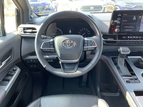 Used 2024 Toyota Sienna XSE image 17