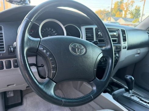Used 2007 Toyota 4Runner SR5 RWD image 11