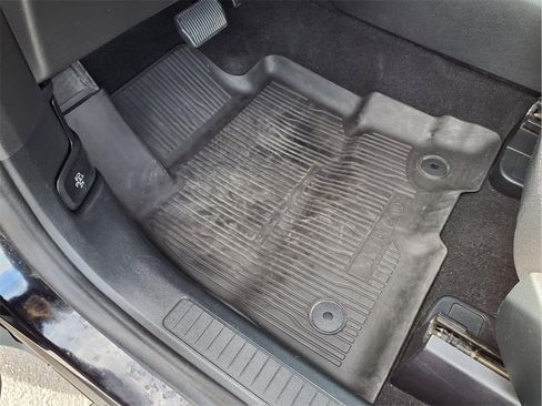 Used 2020 Ford Escape SE Sport image 21