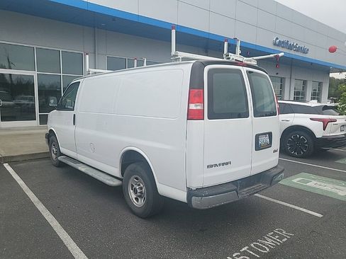 Used 2021 GMC Savana 2500 w/ Driver Convenience Package RWD image 2