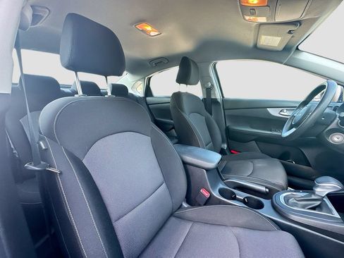 Certified 2024 Kia Forte LXS w/ LXS Technology Package FWD image 29