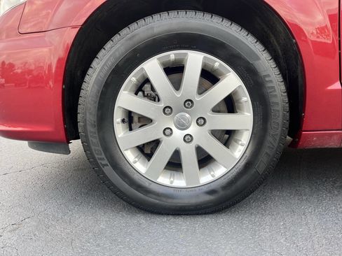 Used 2015 Chrysler Town & Country Touring image 7