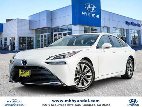 Used 2022 Toyota Mirai w/ Advanced Technology Package RWD image 1
