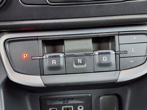 Used 2024 GMC Terrain SLT w/ Elevation Edition image 19