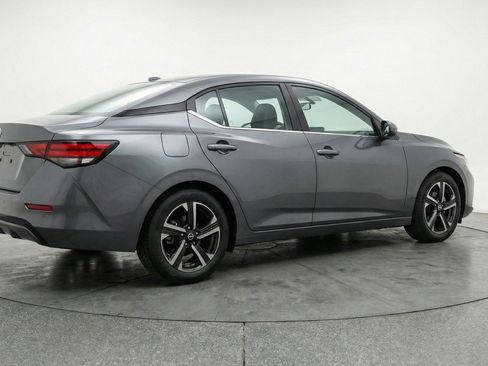 Used 2025 Nissan Sentra SV FWD image 9