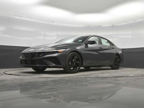 New 2026 Hyundai Elantra SEL Sport FWD image 34