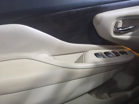 Used 2019 Nissan Murano Platinum w/ Cargo Package FWD image 26