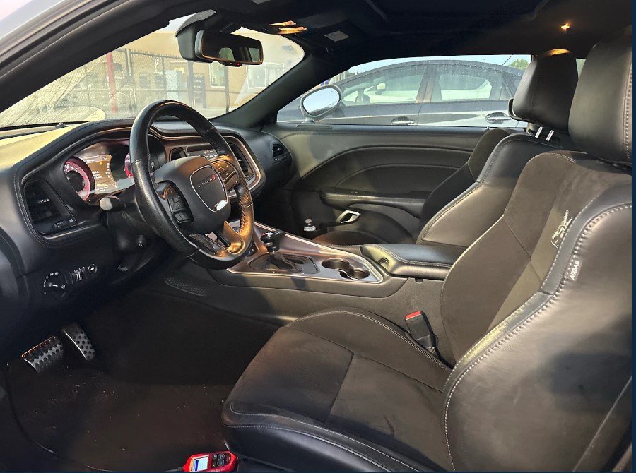 Used 2022 Dodge Challenger R/T Scat Pack w/ Shaker Package RWD image 4