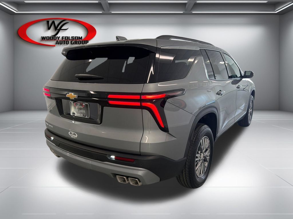 New 2027 Chevrolet Traverse LT FWD image 6