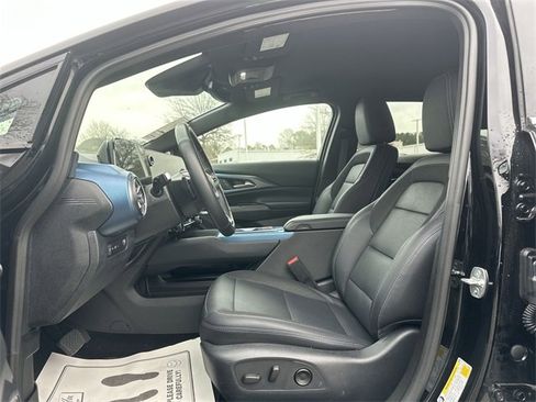 Used 2025 Chevrolet Equinox EV LT w/ Convenience Package image 12