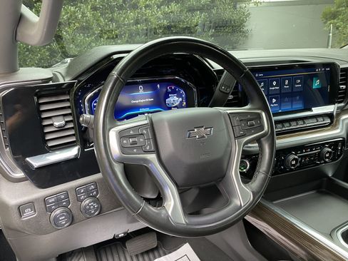 Used 2024 Chevrolet Silverado 3500 LT w/ Midnight Edition AWD/4WD image 17