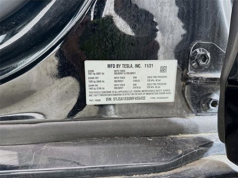 Used 2021 Tesla Model S Plaid image 9