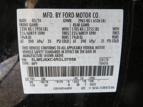 Used 2024 Lincoln Aviator AWD image 4