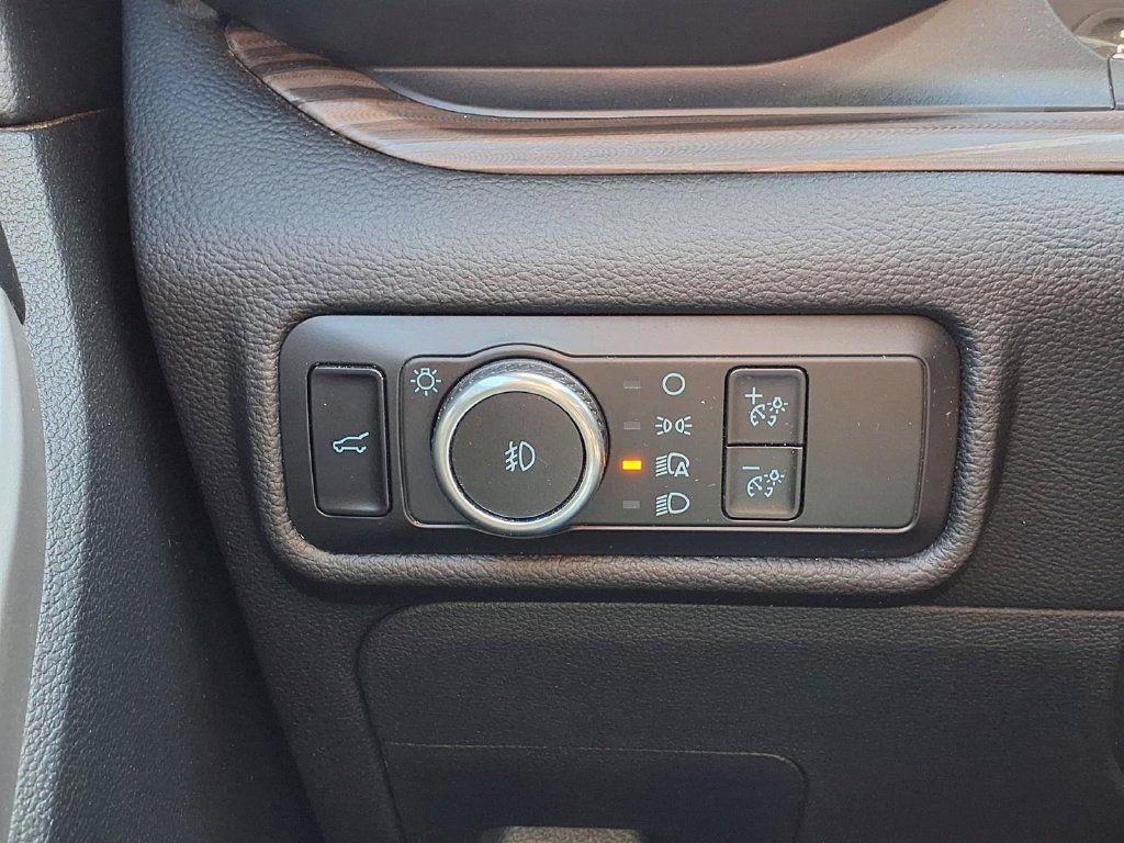 Used 2023 Ford Explorer Limited w/ Limited Technology Package RWD image 20
