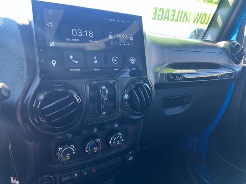 Used 2016 Jeep Wrangler Unlimited Sport w/ Quick Order Package 24S AWD/4WD image 4