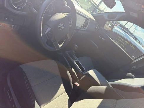 Used 2023 Toyota Tacoma TRD Sport image 6