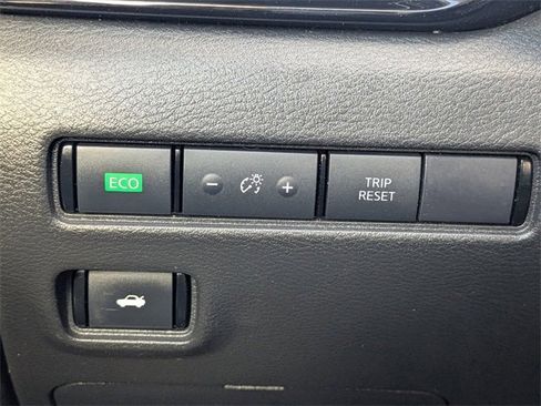 Used 2024 Nissan Sentra SV image 28