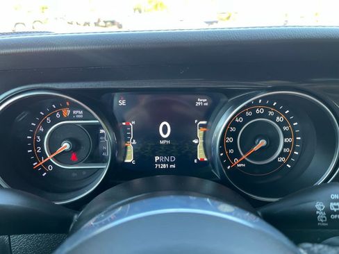 Used 2021 Jeep Wrangler Unlimited Sahara image 31