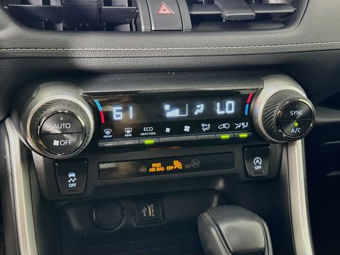 Certified 2025 Toyota RAV4 XLE AWD/4WD image 17