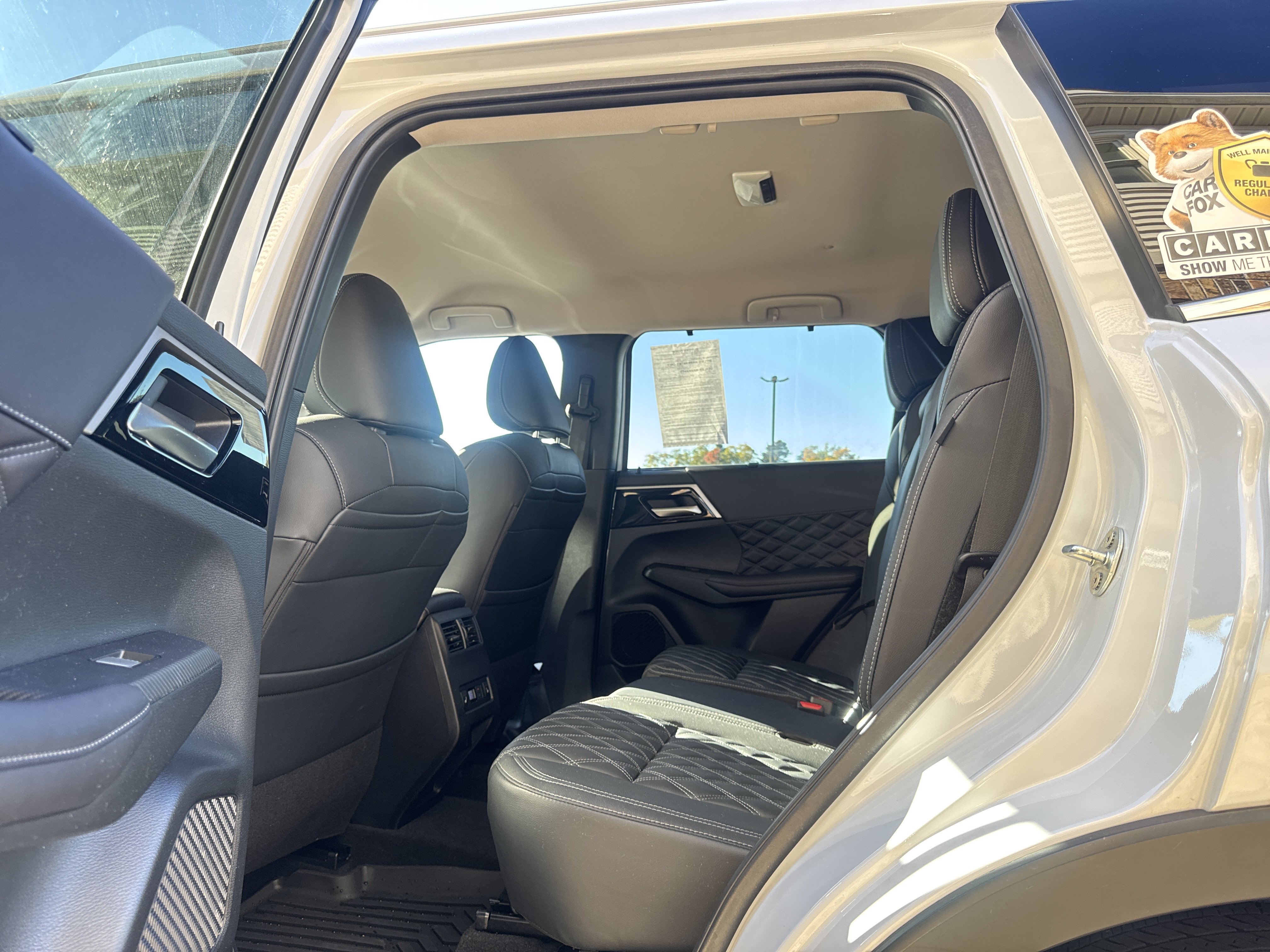 Used 2024 Mitsubishi Outlander SEL AWD/4WD image 10