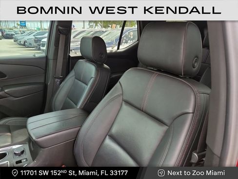 Used 2022 Chevrolet Traverse RS image 9