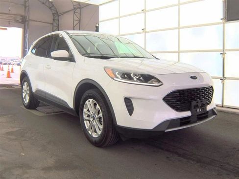 Used 2020 Ford Escape SE image 4