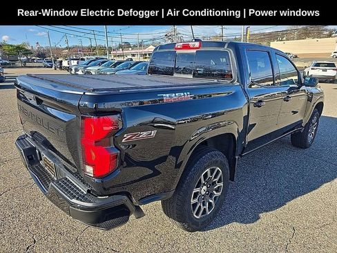 Used 2023 Chevrolet Colorado Z71 image 3